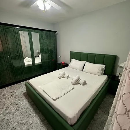 公寓 Sunny Balcony Retreat