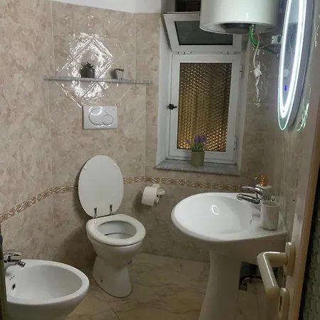 Sunny Balcony Retreat * 波格拉德茨