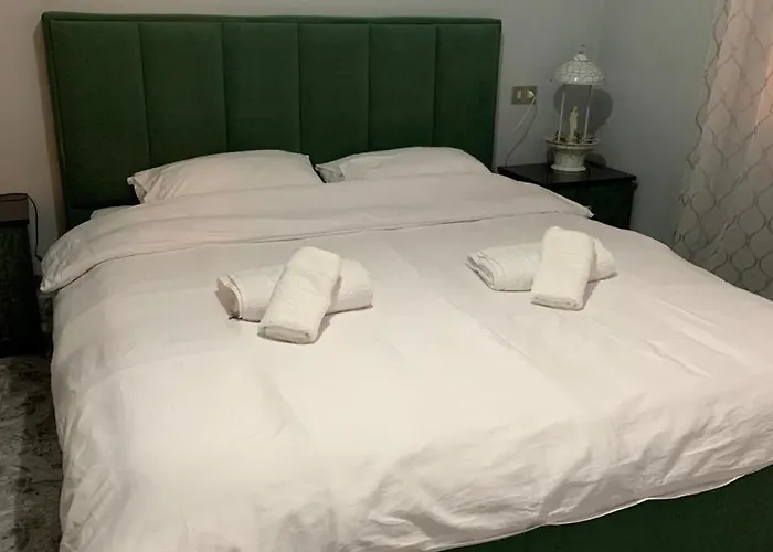 Sunny Balcony Retreat * Pogradec