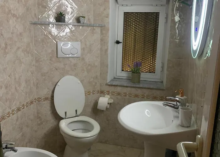 Sunny Balcony Retreat * Pogradec